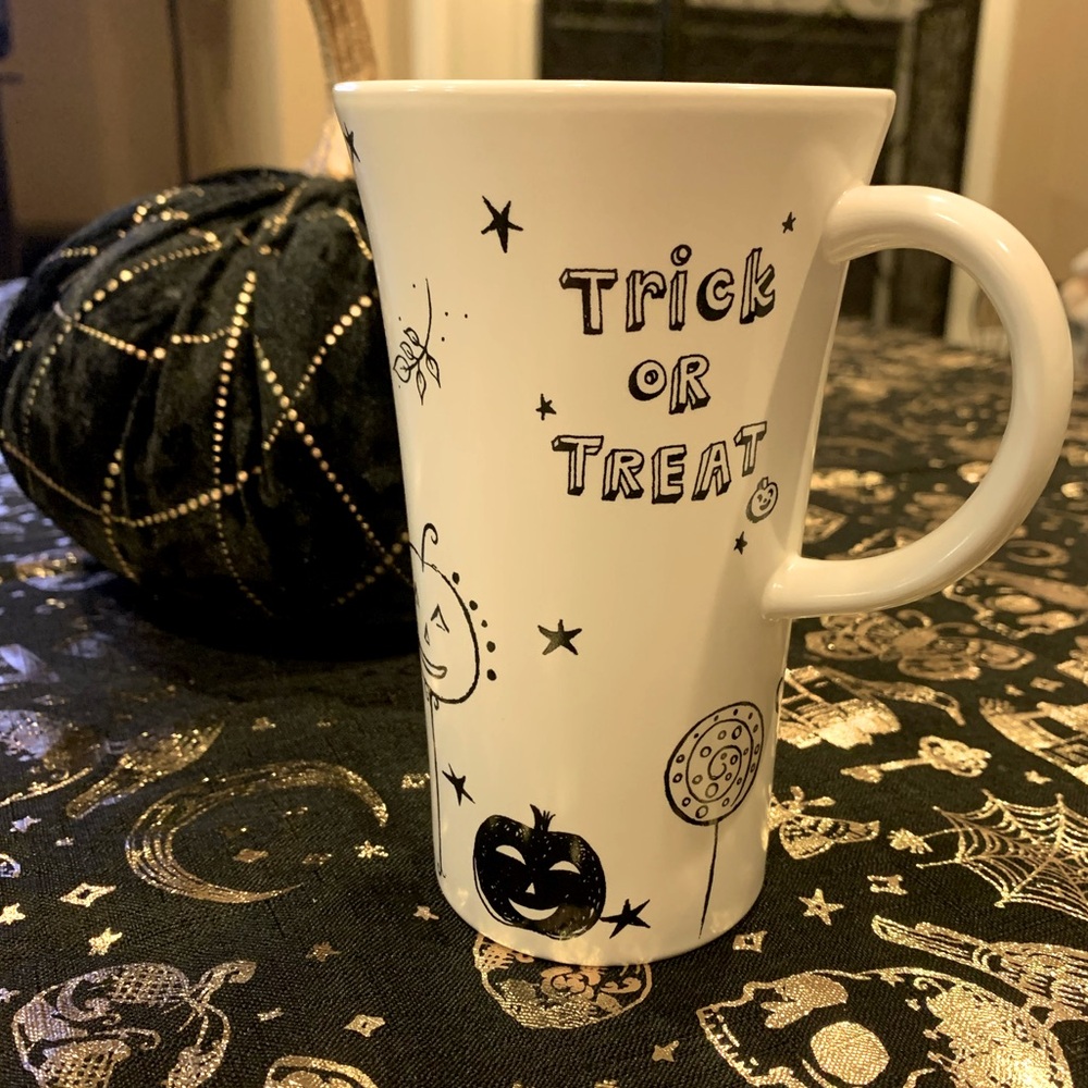 Starbucks 6" Halloween Black White Coffee Mug Trick Or Treat 14Oz Pumpkins 2007